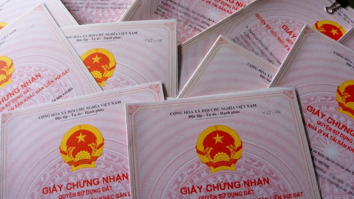 Mẫu đơn 11/ĐK được dùng để thay đổi thông tin về người sử dụng đất trên Sổ đỏ